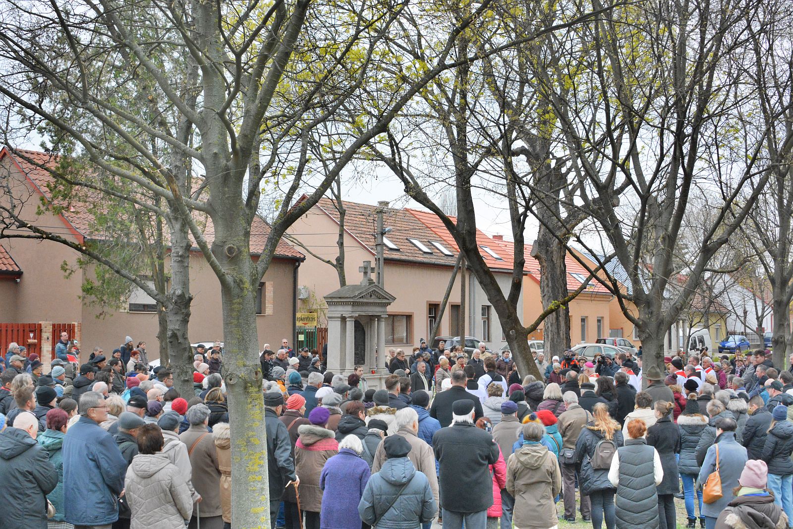 Nagypénteki közös városi keresztút a Palotavárosi kálváriánál 2023.